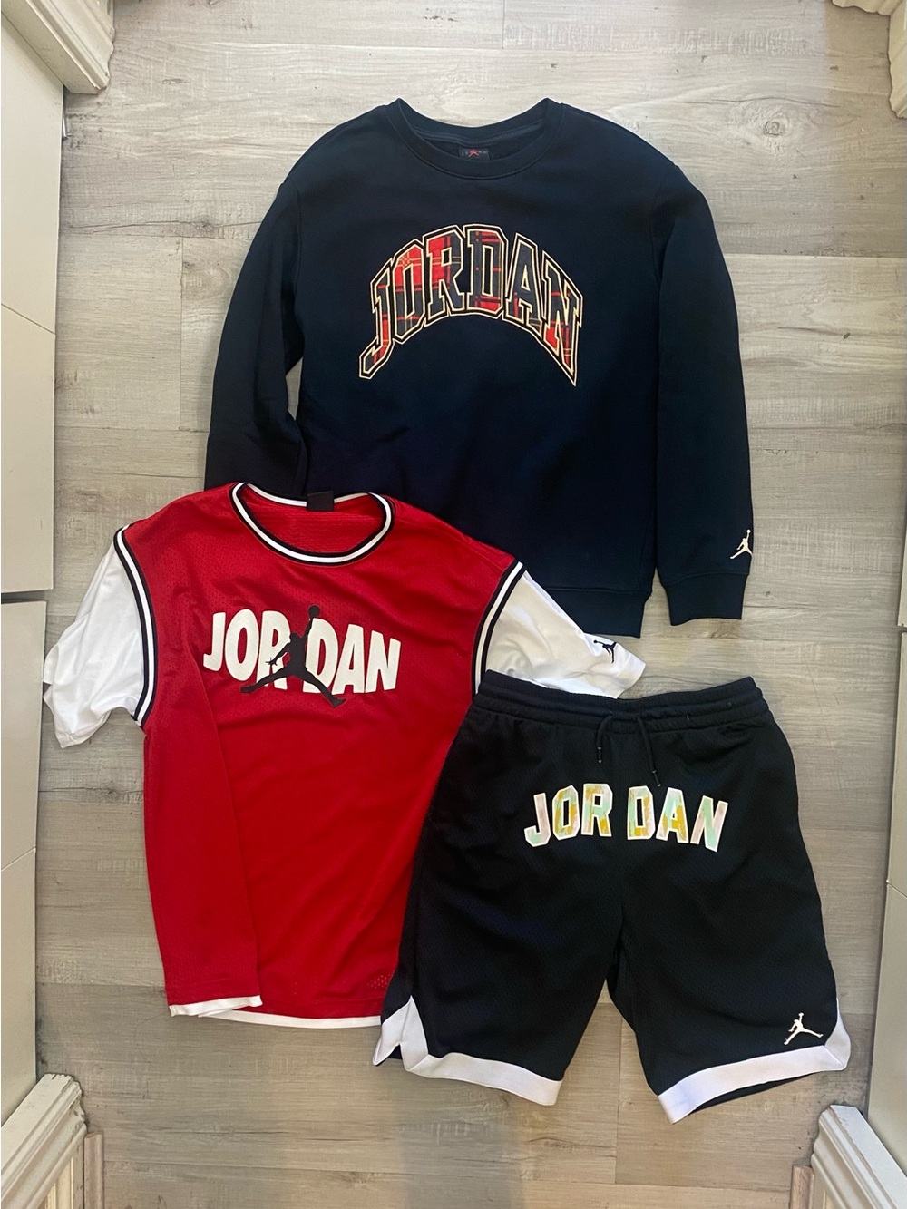 Jordan Pack of 3: Sweatshirt, Jersey T-Shirt, Shorts Youth XL